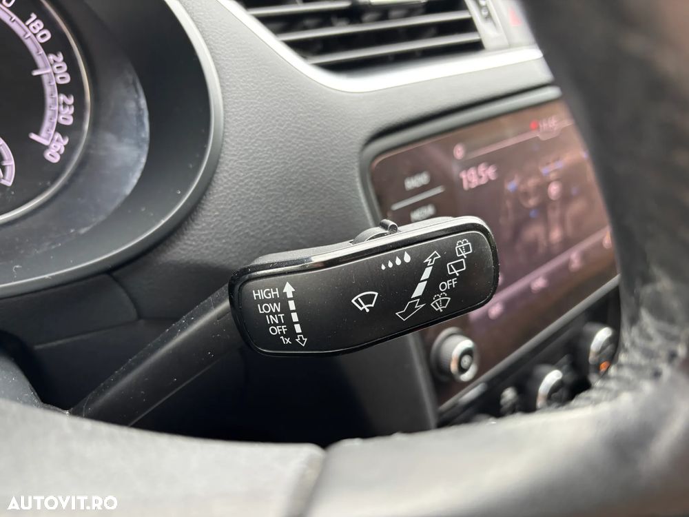 Skoda Octavia Combi Diesel 2.0 TDI DSG Ambition - 32