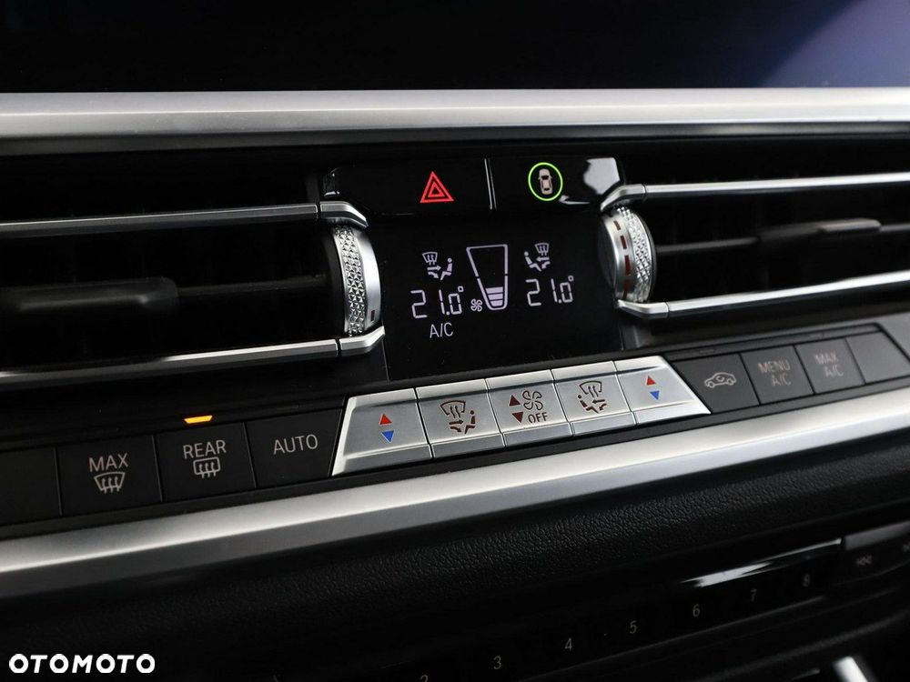 BMW Seria 3 318d Sport Line - 28