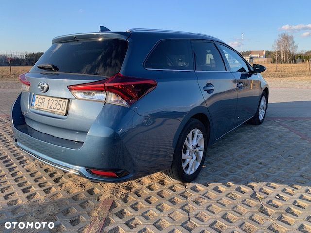 Toyota Auris 1.6 Premium Comfort - 3