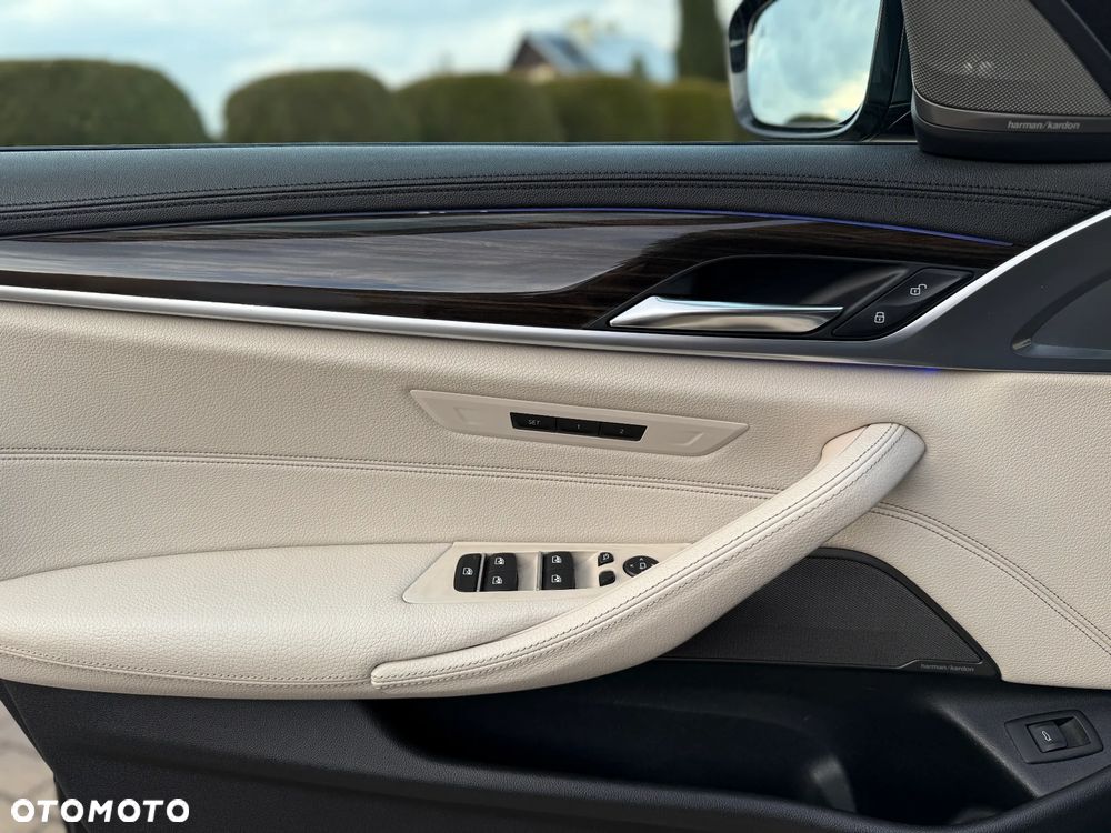 BMW Seria 5 520d xDrive M Sport sport - 16