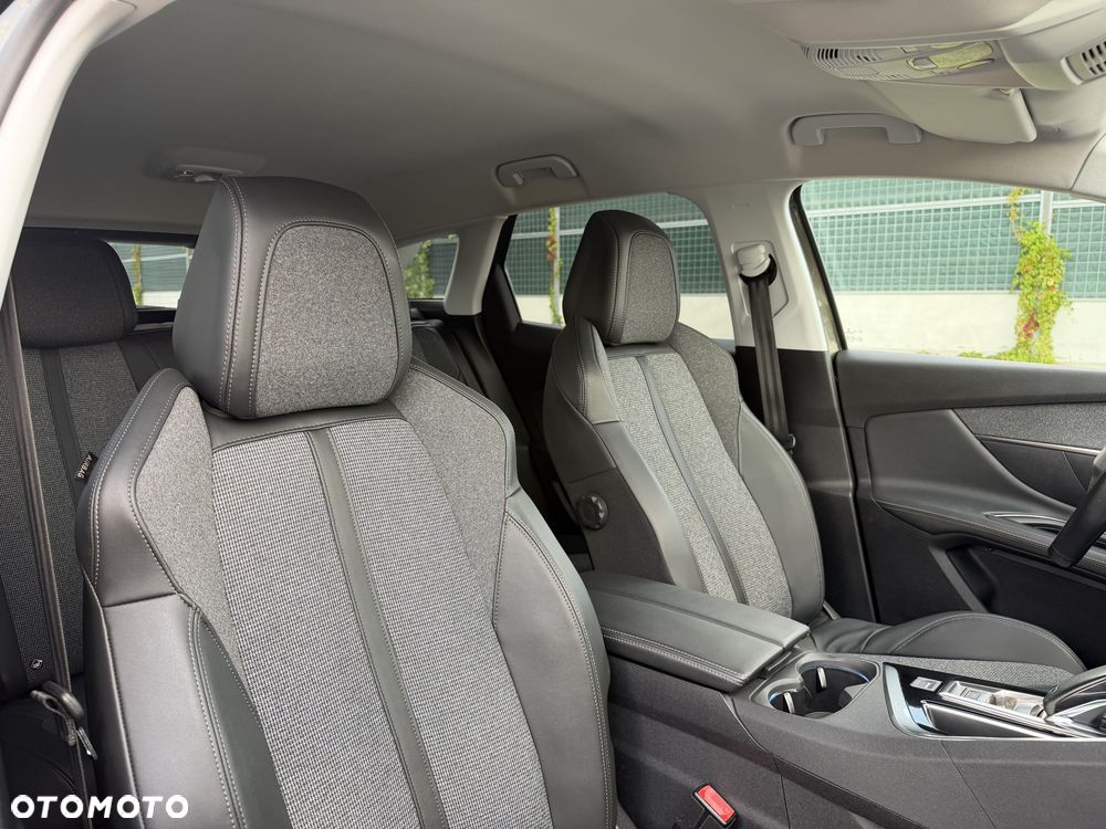 Peugeot 3008 PureTech 130 Stop & Start GPF EAT8 Allure - 24
