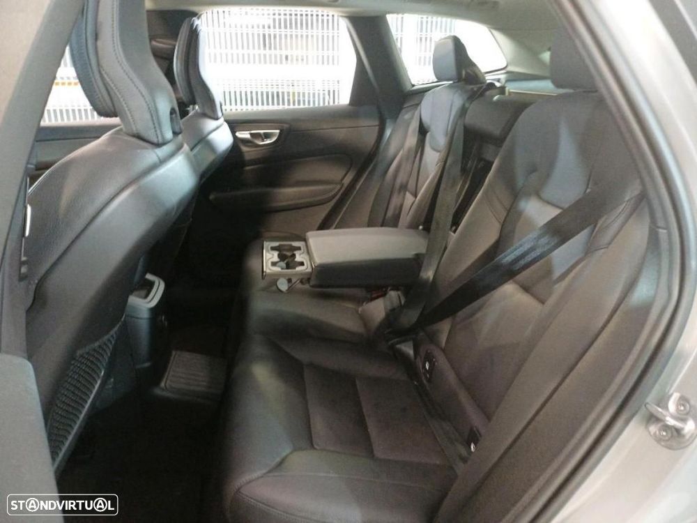 Volvo XC 60 2.0 T6 PHEV Inscription Expression AWD - 7