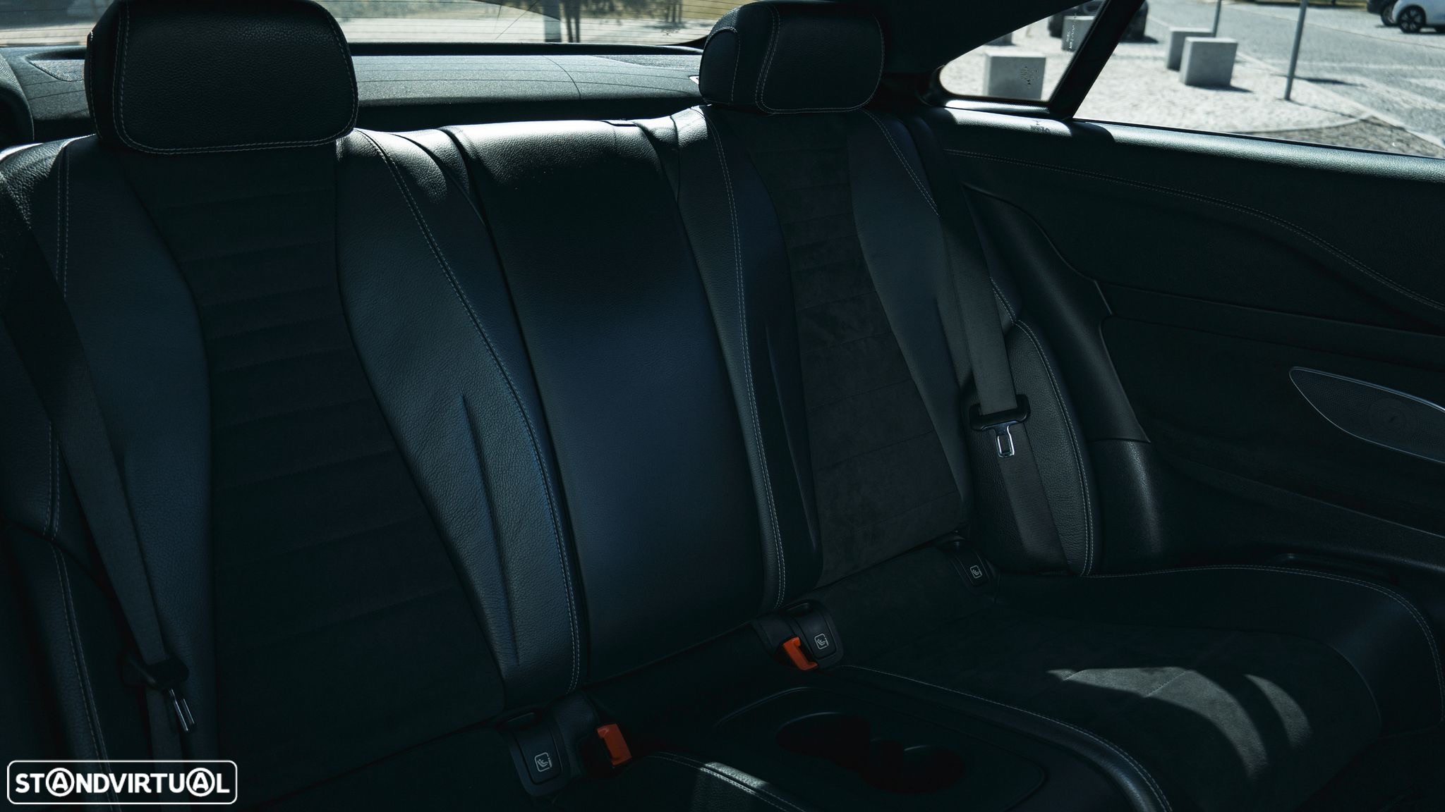 Mercedes-Benz E 220 d 4Matic Coupe 9G-TRONIC AMG Line - 26