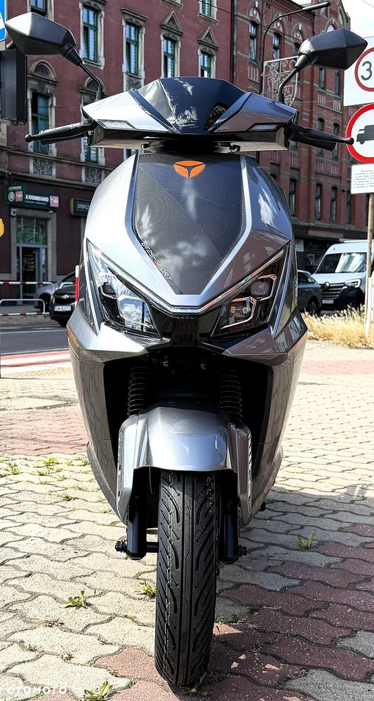 Yadea C-line - 12