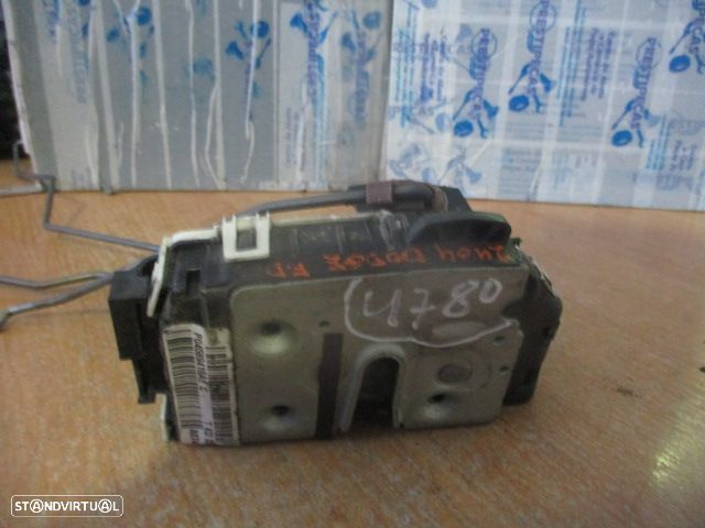 Fecho P04589416AE DODGE CALIBER 2008 2.0 CRD 140CV 5P PRETO FD 4 PINOS - 1