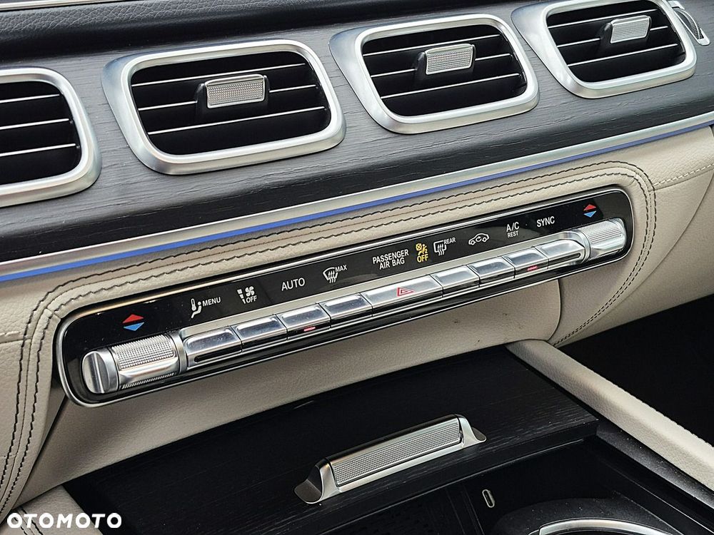 Mercedes-Benz GLS - 40