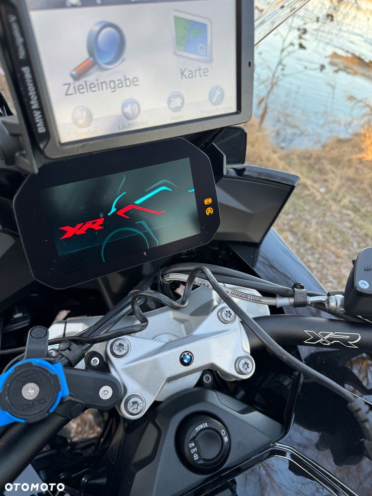 BMW XR - 6