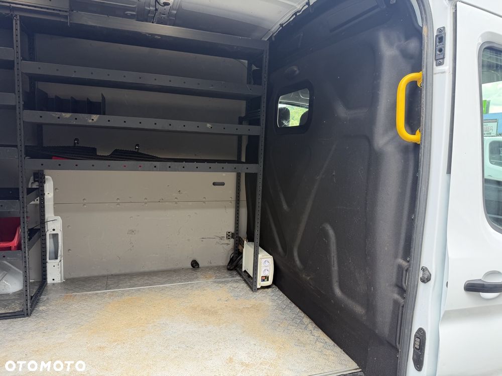Ford Transit - 24