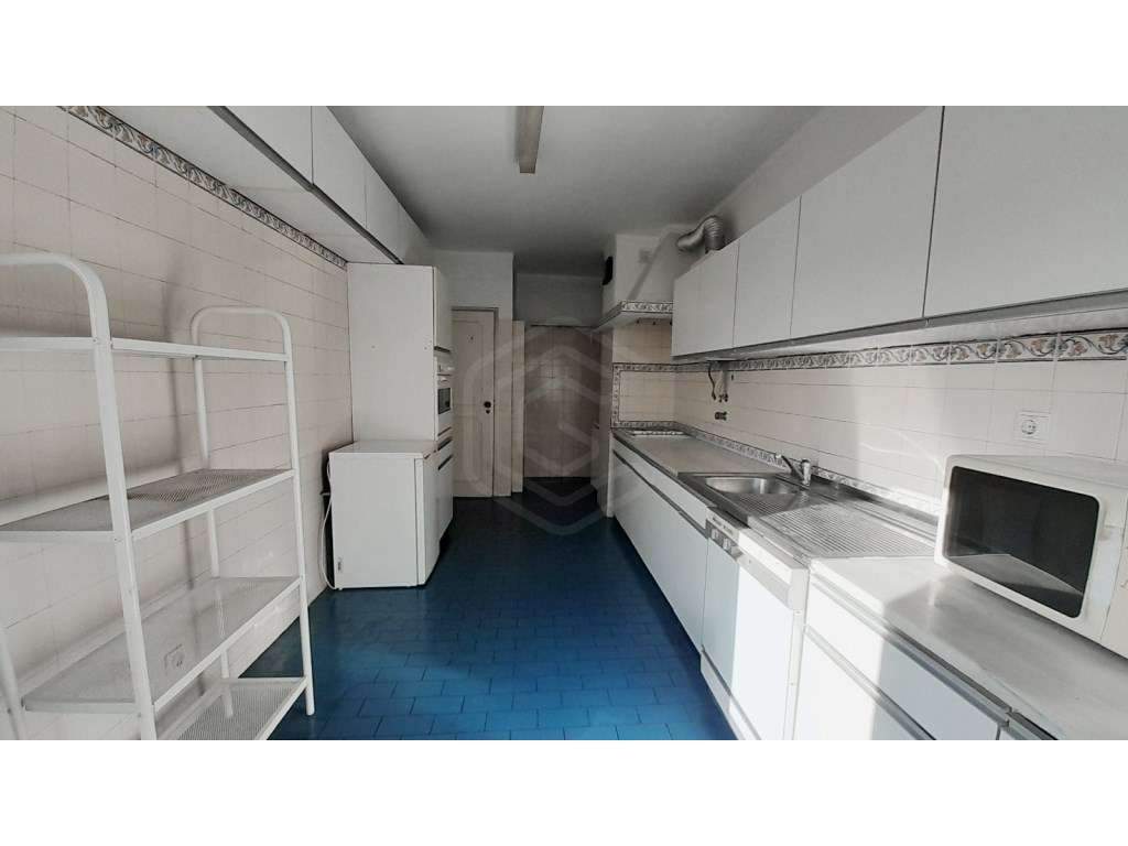 Apartamento T3 que prima pela sua localização, Loulé, Algarve - Grande imagem: 3/14