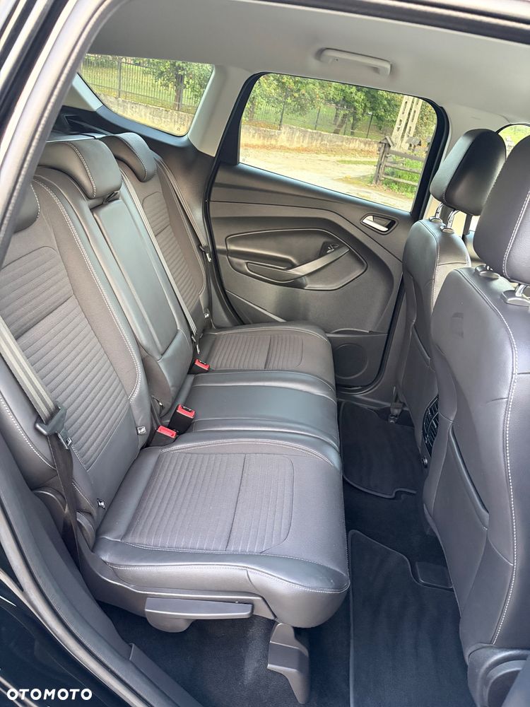 Ford Kuga 2.0 TDCi 2x4 Titanium - 20