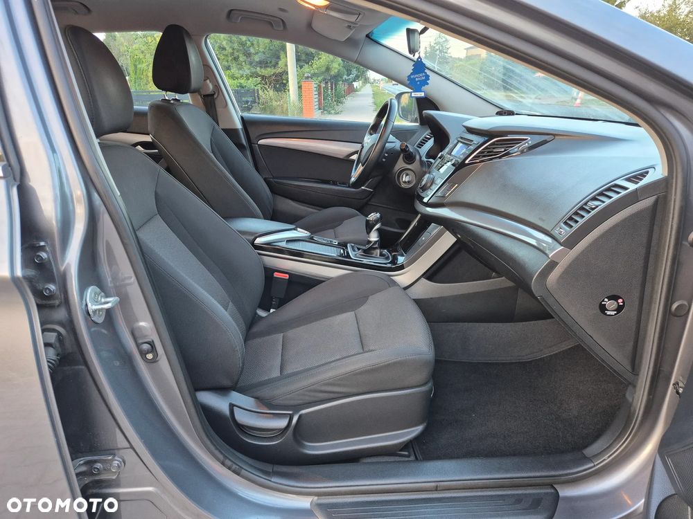 Hyundai i40 i40cw 1.7 CRDi Fifa World Cup Edition - 12