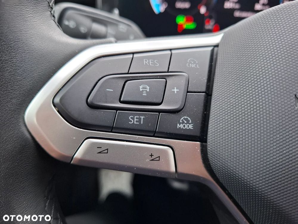 Volkswagen T-Roc 1.5 eTSI Life DSG - 22