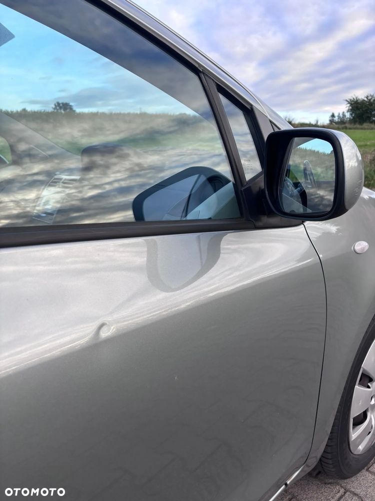 Toyota Yaris 1.3 VVT-i Sol - 17