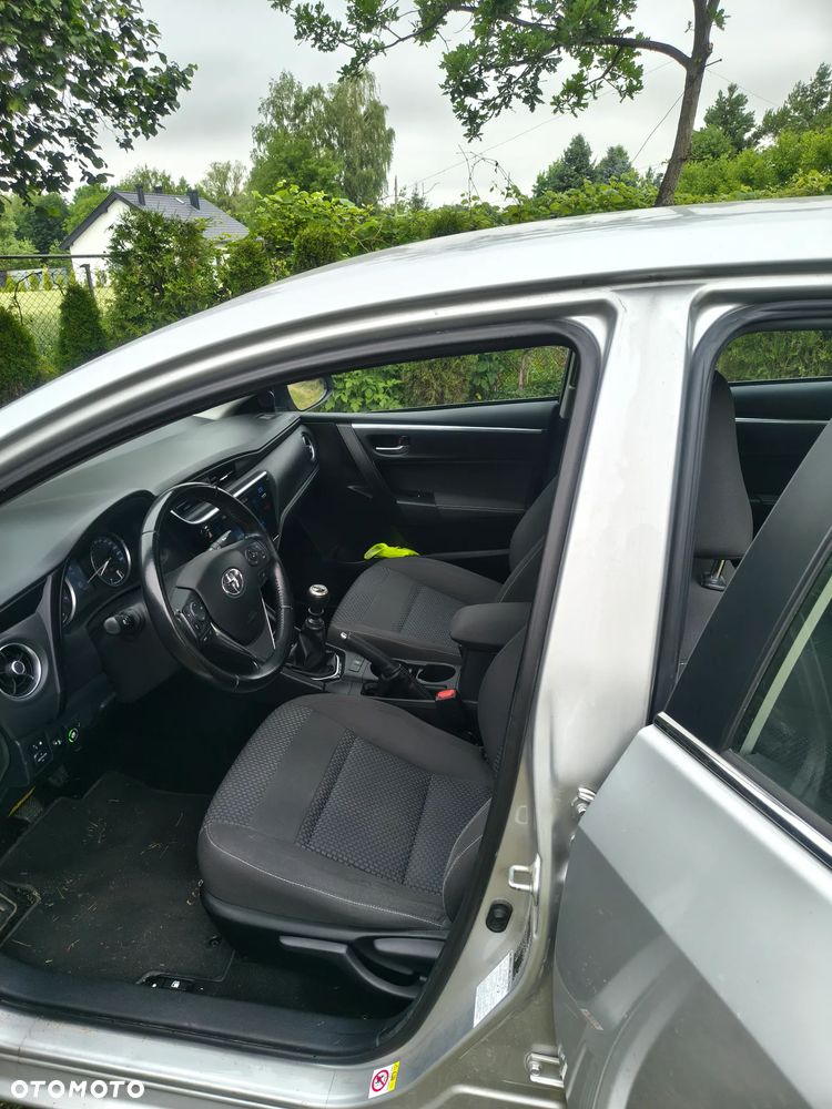 Toyota Corolla 1.6 Comfort - 13