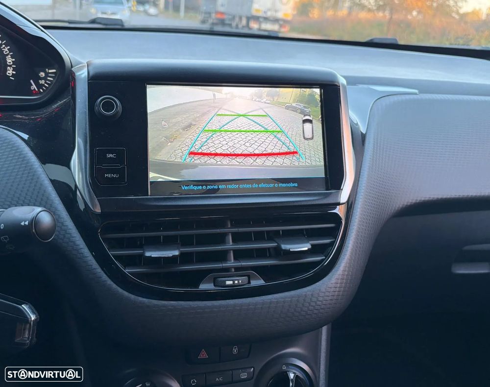 Peugeot 208 1.6 BlueHDi Style - 8