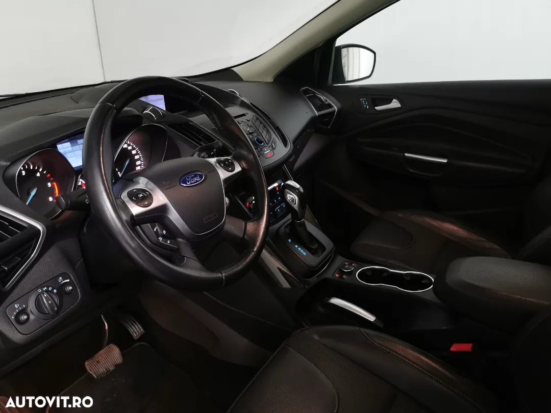 Ford Kuga - 10