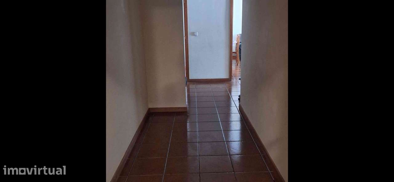Arrendo T2 mobilado - Grande imagem: 2/11