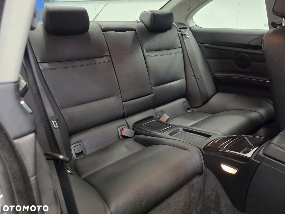 BMW Seria 3 320d Edition Exclusive - 28