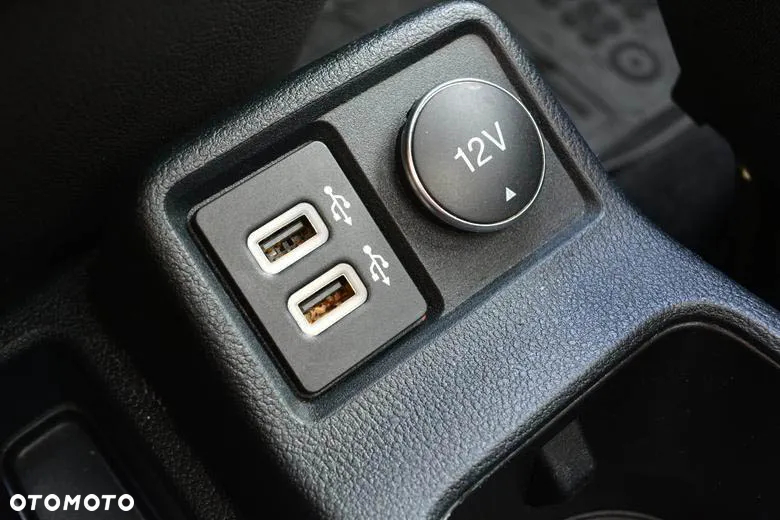 Ford Tourneo Connect 1.5 EcoBlue Titanium - 24