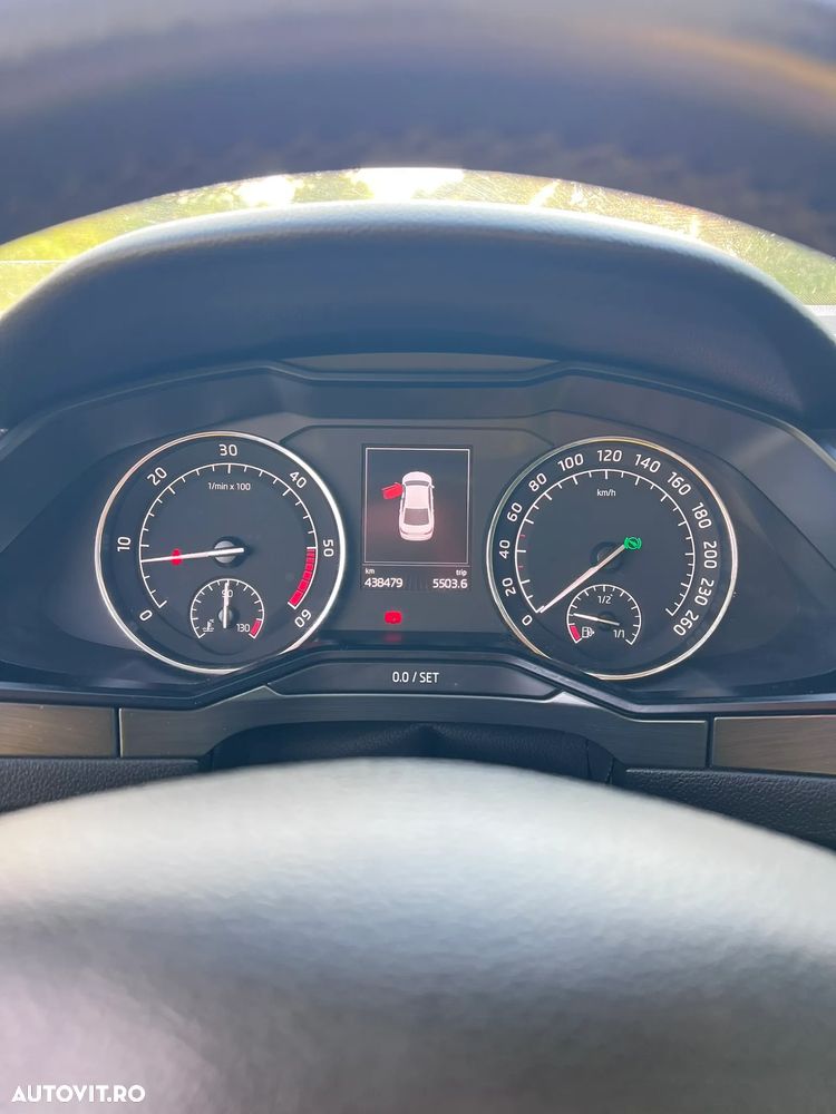 Skoda Superb 1.6 TDI DSG Active - 9