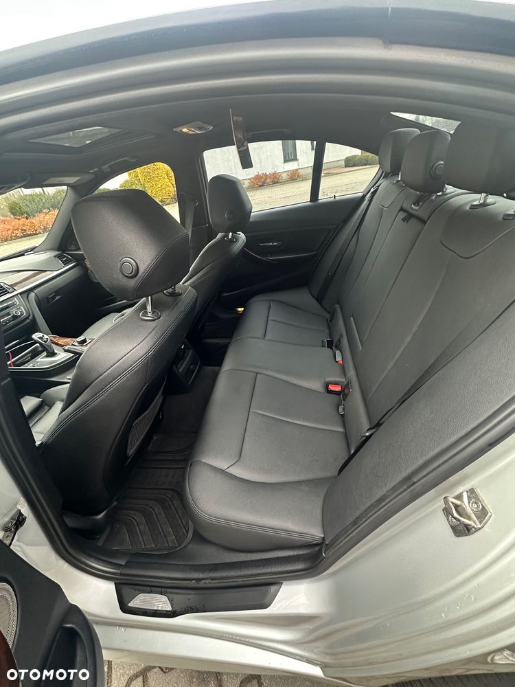 BMW Seria 3 328i - 7