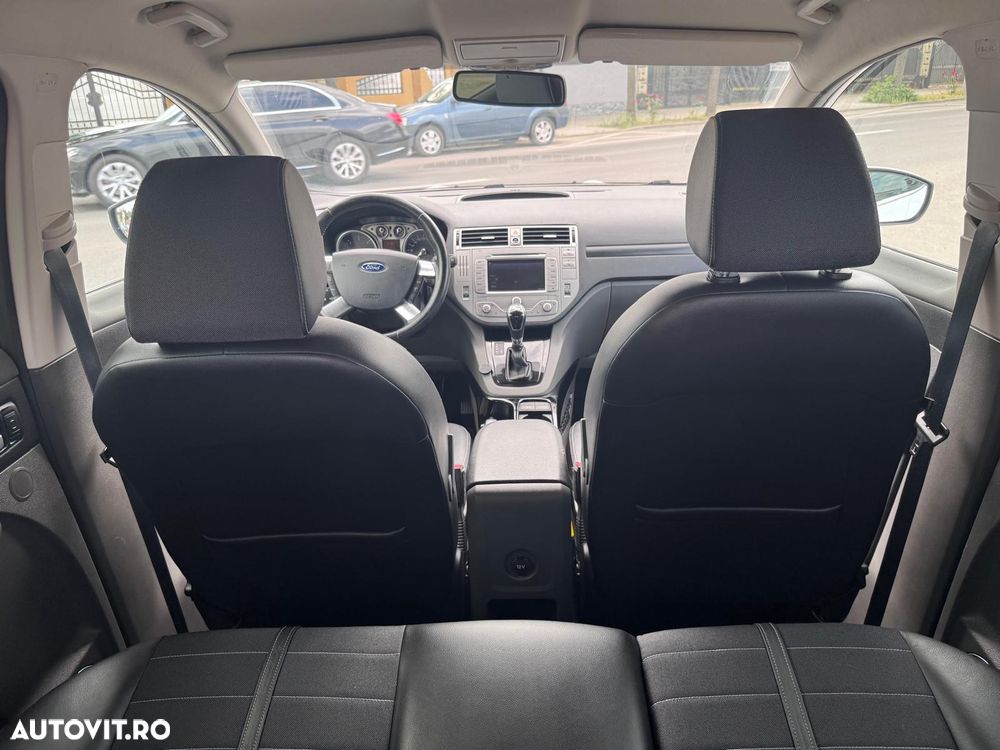Ford Kuga - 12