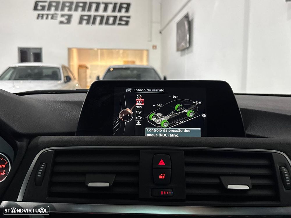 BMW 330 e iPerformance Pack M - 25