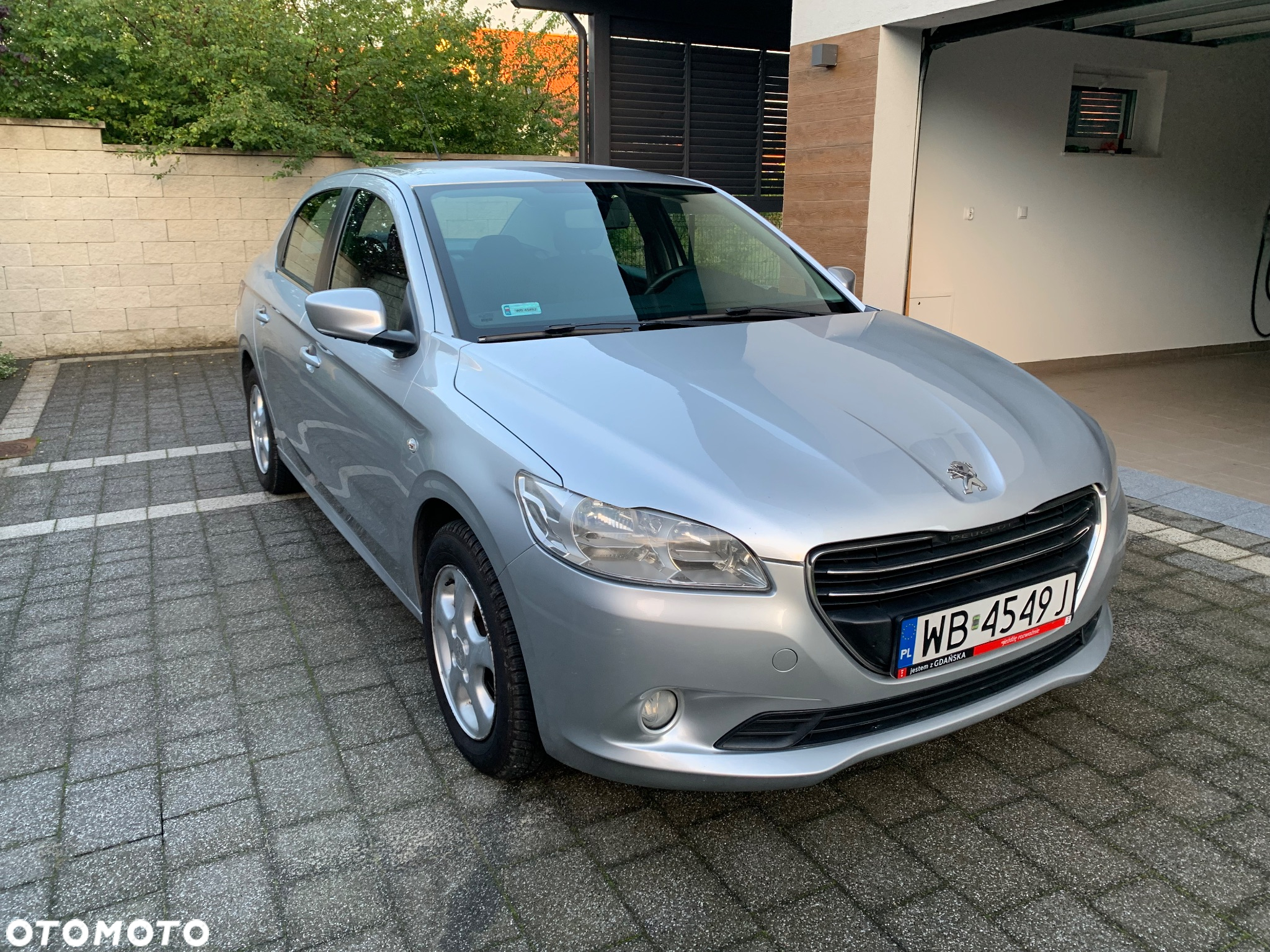 Peugeot 301 1.6 VTi Allure - 2