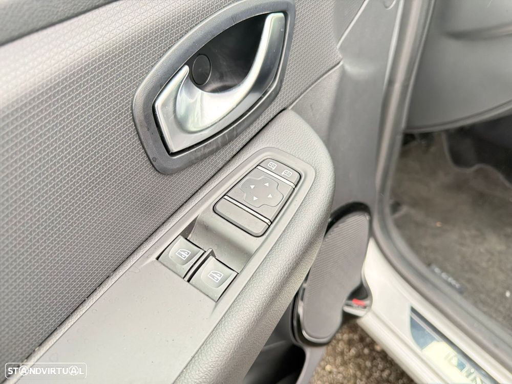 Renault Clio 0.9 TCe Limited - 17