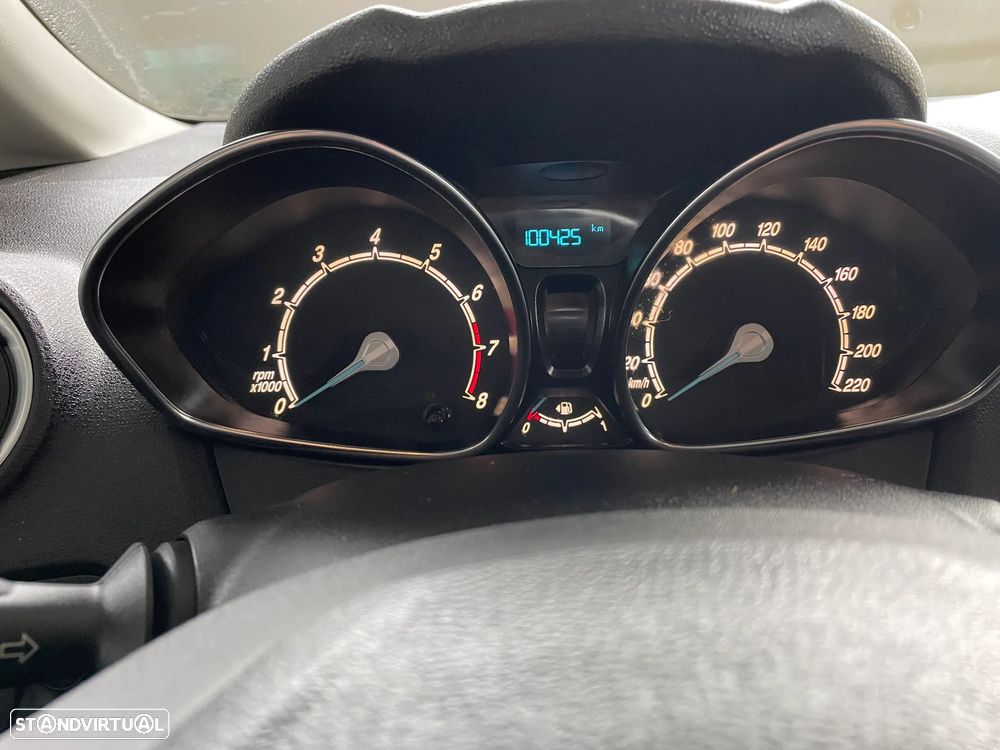 Ford Fiesta 1.0 EcoBoost S&S TITANIUM - 18