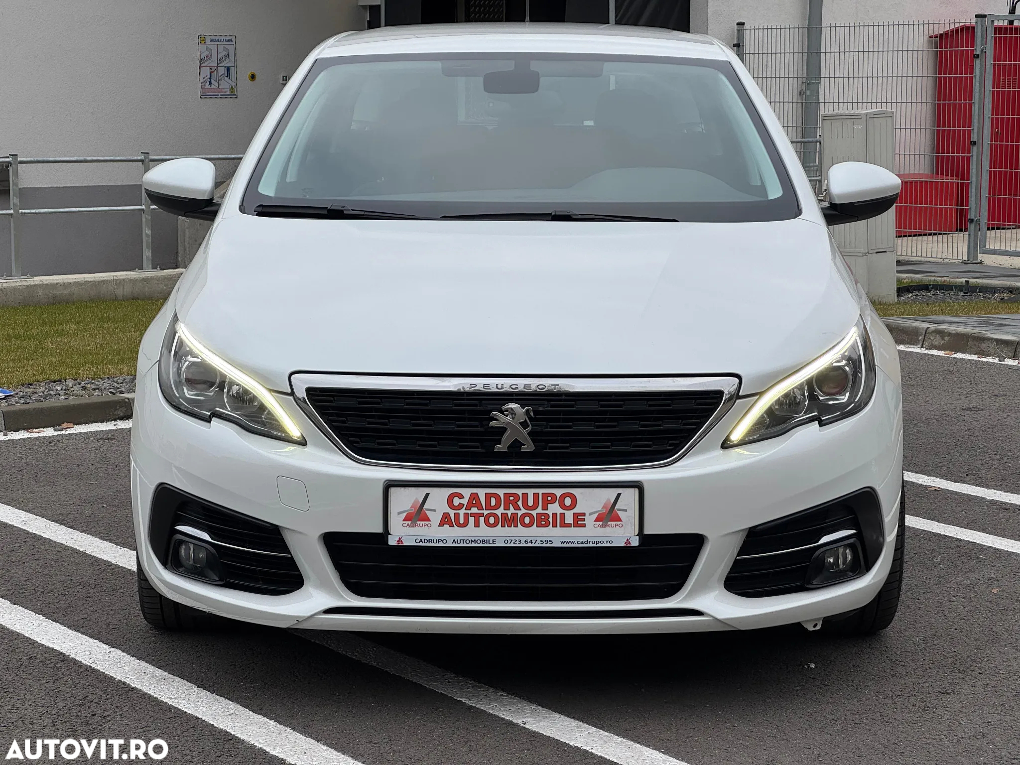 Peugeot 308 SW BlueHDI 130 EAT8 Stop & Start Active Business-Paket - 6