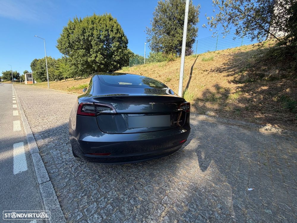 Tesla Model 3 Long Range AWD Dual Motor — fotografia 3