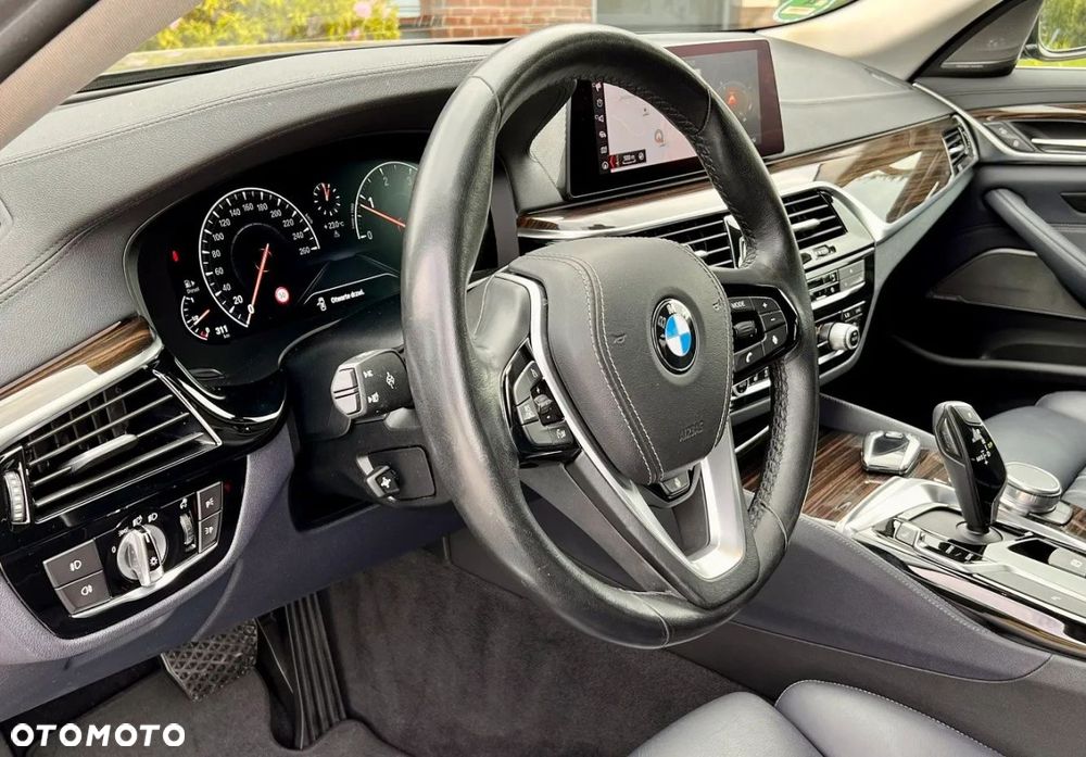 BMW Seria 5 520d M Sport Edition - 19