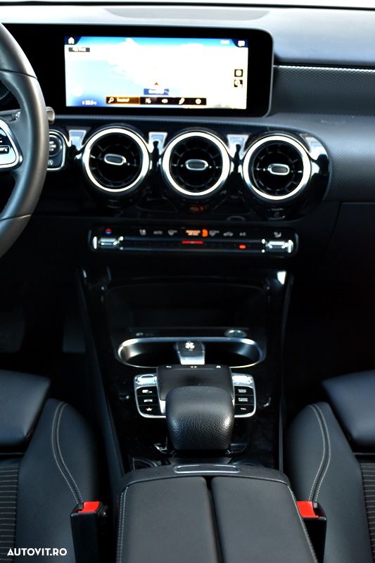 Mercedes-Benz A 180 d 7G-DCT AMG Line - 23
