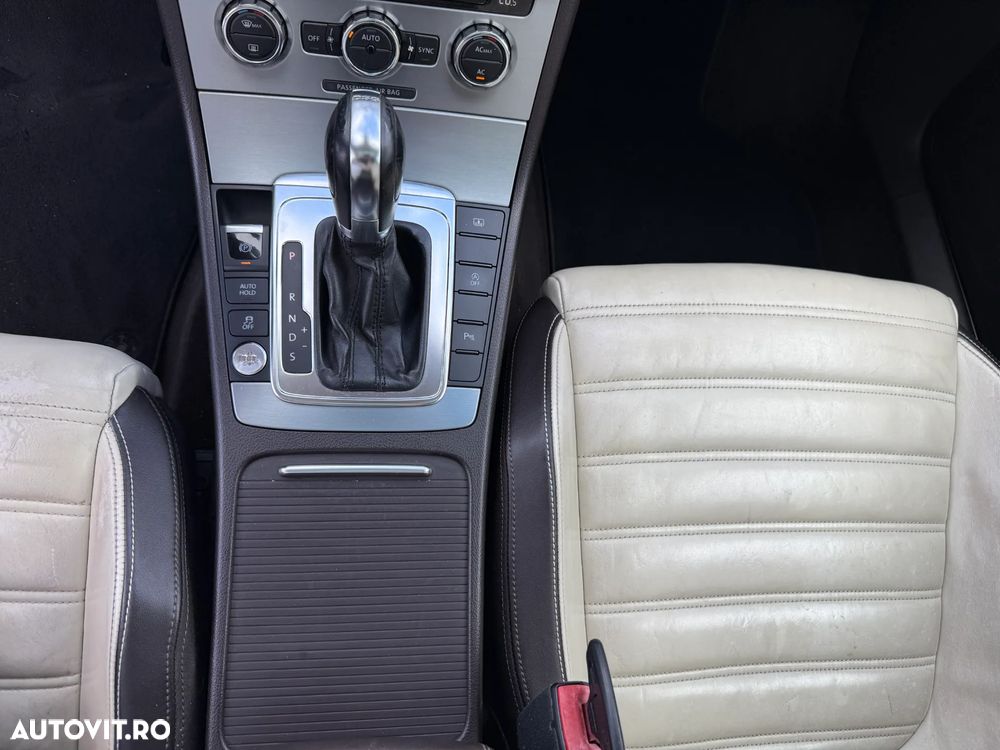 Volkswagen Passat CC - 16