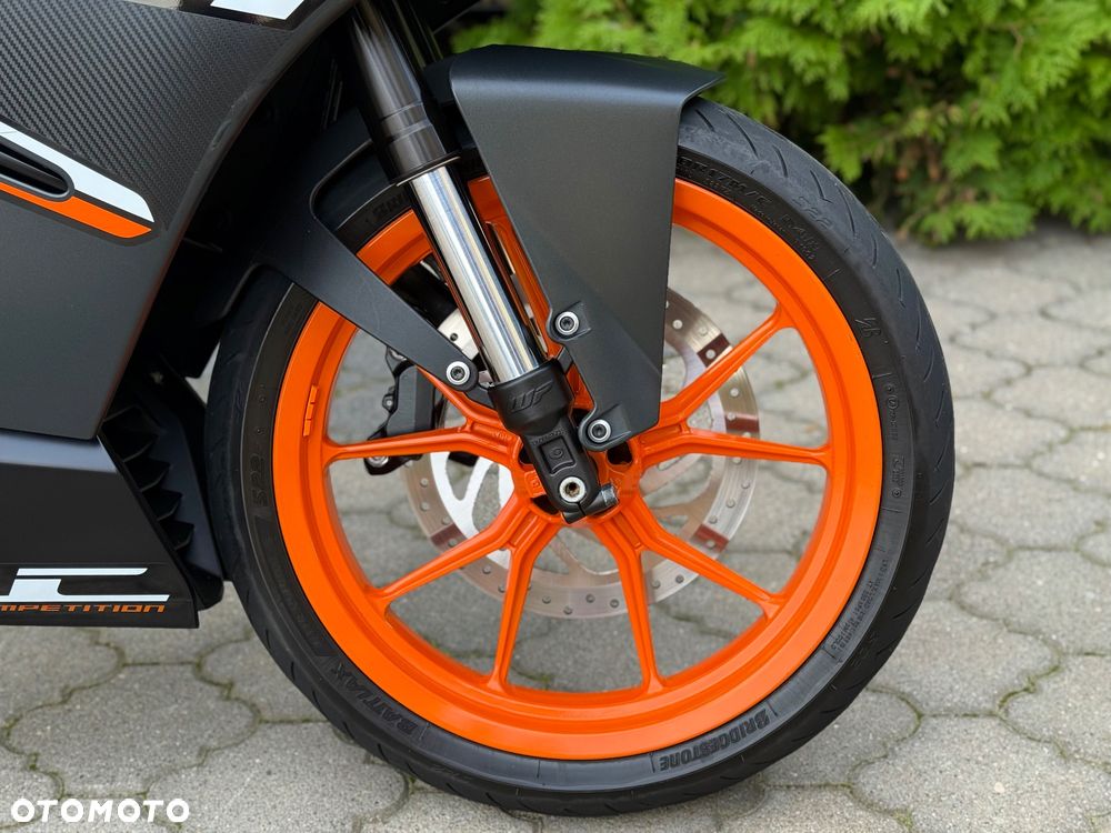 KTM RC 125 - 11