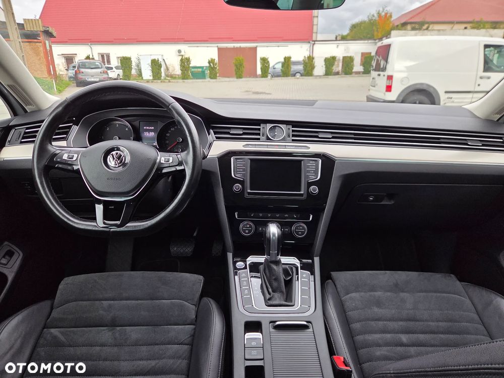 Volkswagen Passat 2.0 TDI SCR 4Mot DSG Comfortline - 30