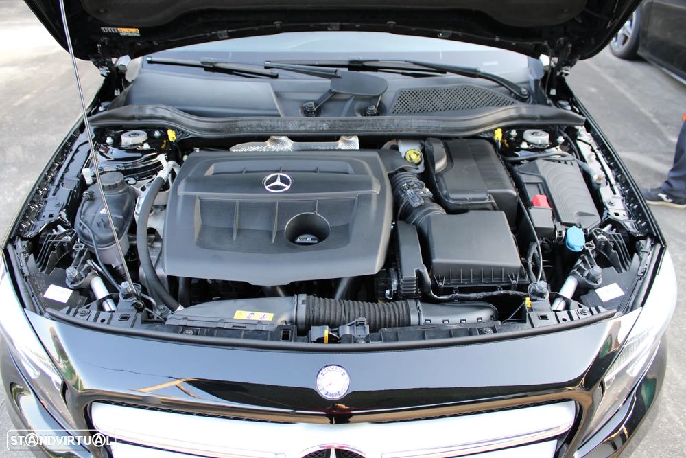 Mercedes-Benz GLA 180 d 7G-DCT Urban - 12