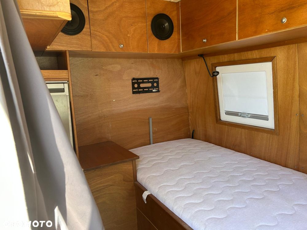 Mercedes-Benz Sprinter - 23