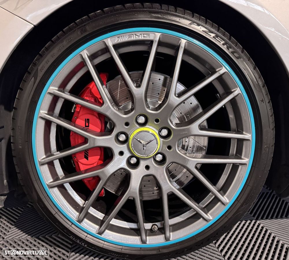 Mercedes-Benz A 45 AMG 4Matic Speedshift 7G-DCT PETRONAS 2015 World Champion Edition - 51