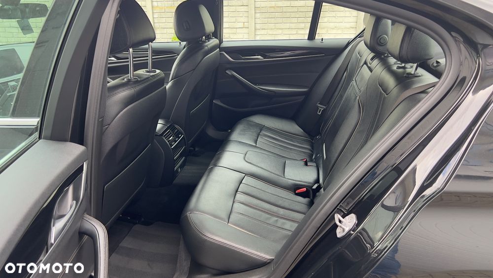 BMW Seria 5 520i Sport Line - 28