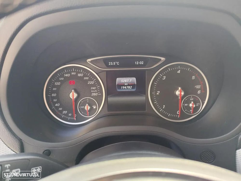 Mercedes-Benz B 180 - 15