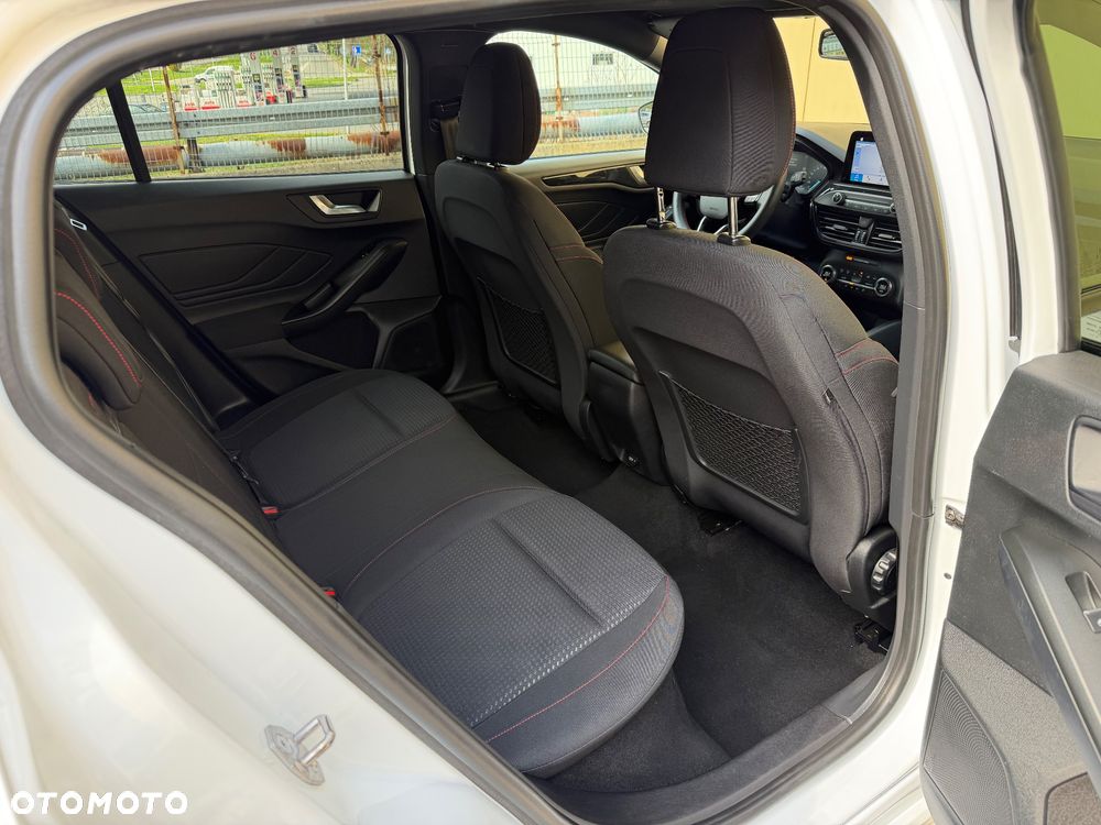 Ford Focus 1.5 EcoBoost STart-Stopp-System ST-LINE - 9