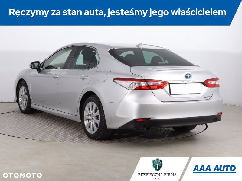 Toyota Camry - 5