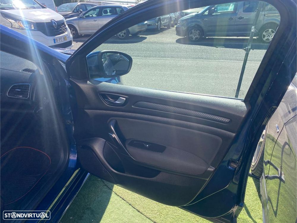 Renault Mégane Sport Tourer - 15