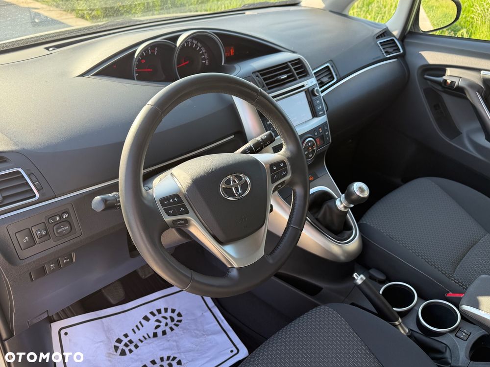 Toyota Verso 2.0 D-4D 5-Sitzer Executive - 26