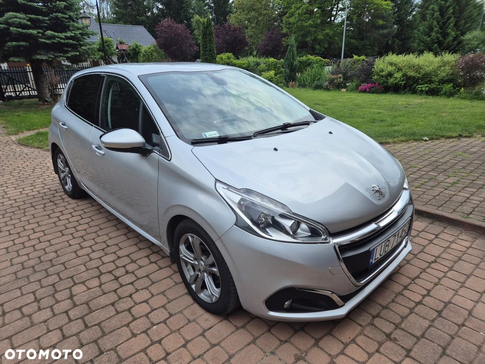 Peugeot 208 120 VTI Allure - 1