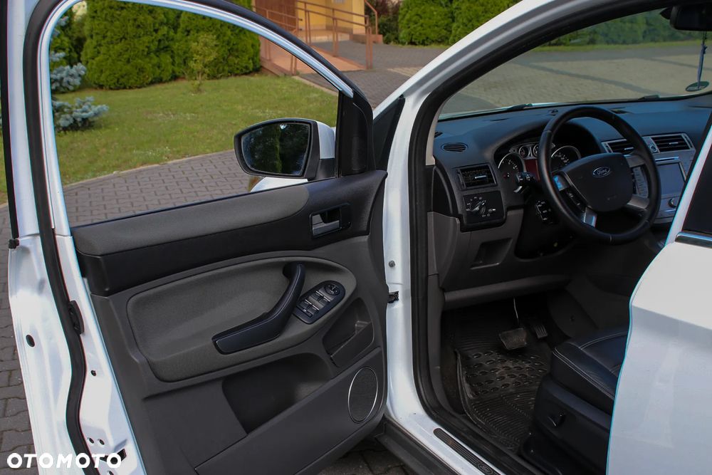 Ford Kuga 2.5 4x4 White Magic - 30