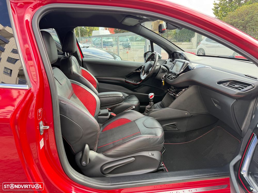 Peugeot 208 1.6 e-THP GTi by Sport - 44