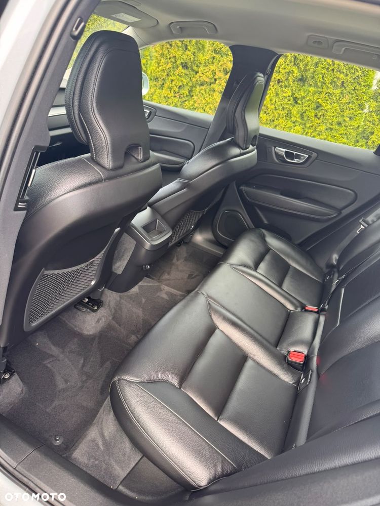 Volvo XC 60 D4 AWD Momentum - 19